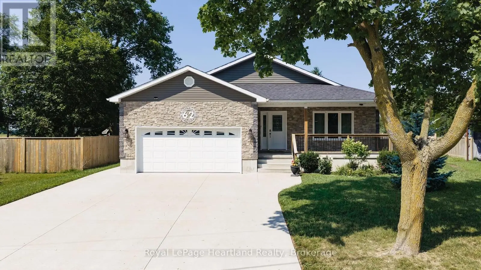 62 Victoria Boulevard, Huron East (Vanastra)